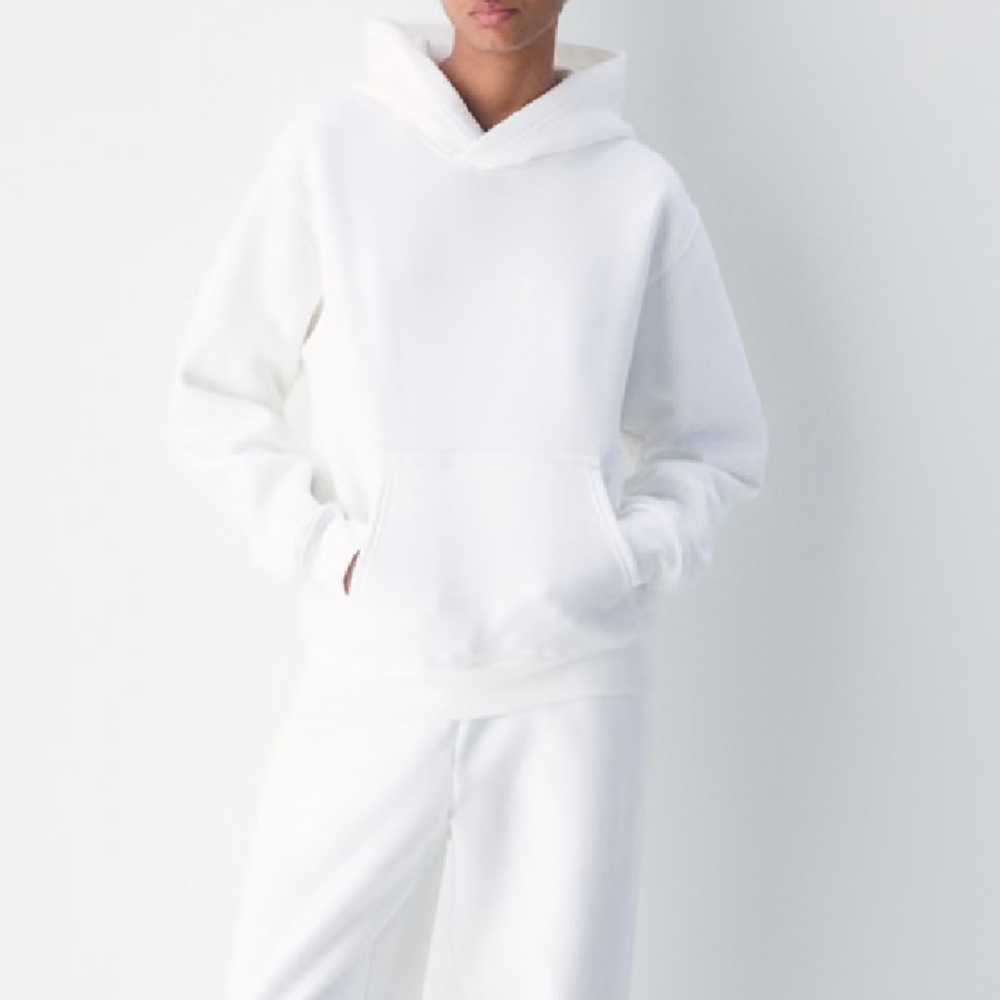 Aritzia White Cozy Hoodie Sweatshirt